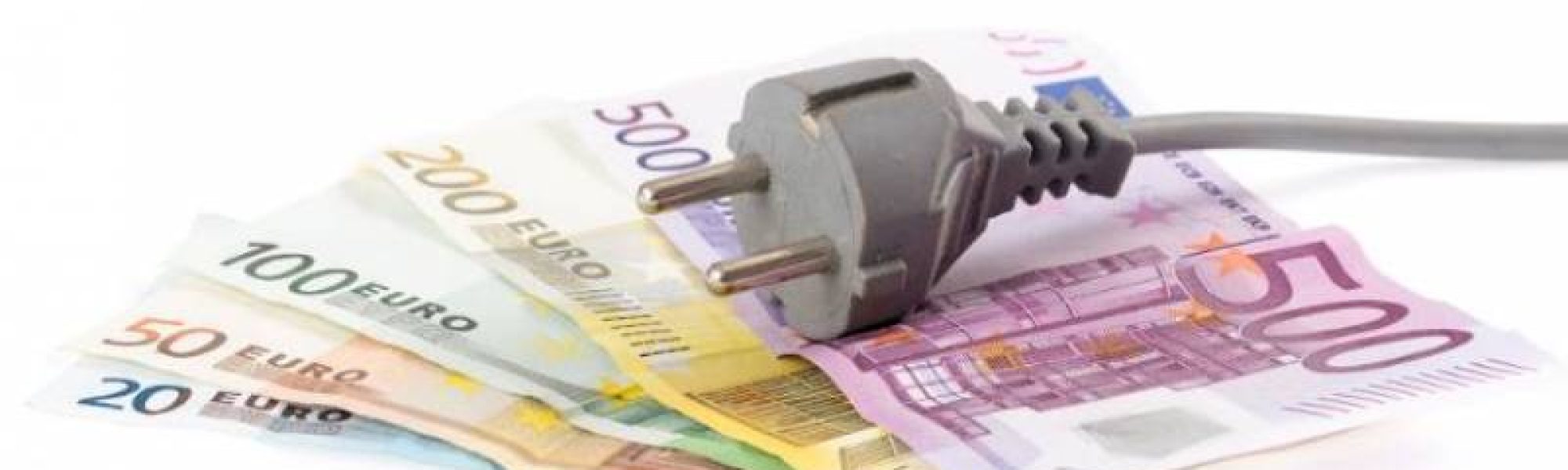 New regulated electricity tariff: savings of 300M euros for 9M households in Spain