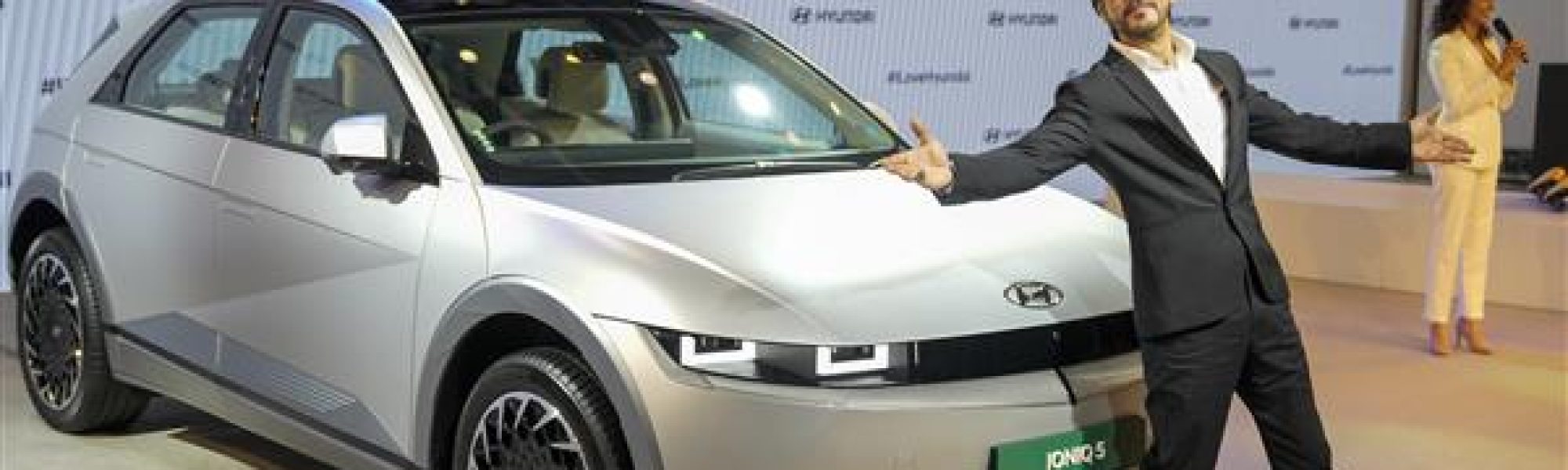 Auto Expo 2023: Electric vehicles steel the limelight on Day 1
