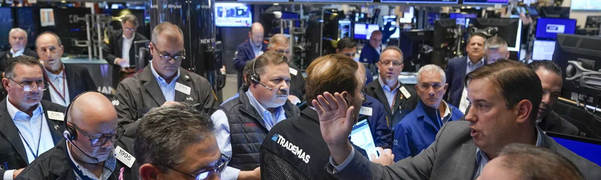 Stocks slump as Wall Street’s big rally fades, yields rise