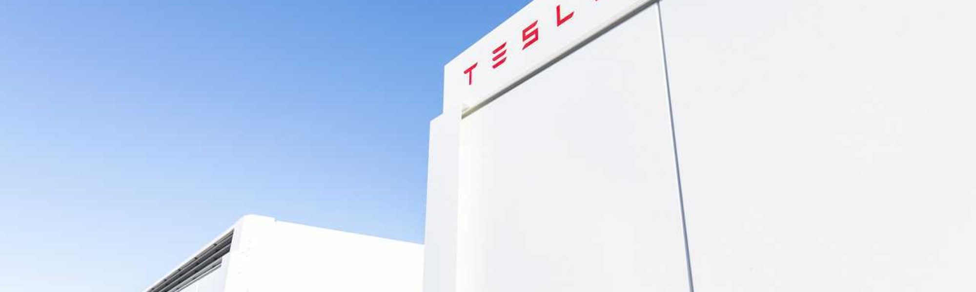 Tesla Megapacks Arrive In Hawaii, Kicking Coal To The Curb